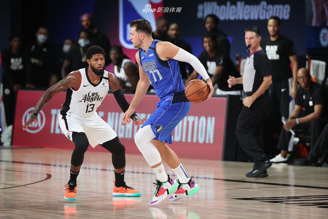 中占据上风 中占据上风