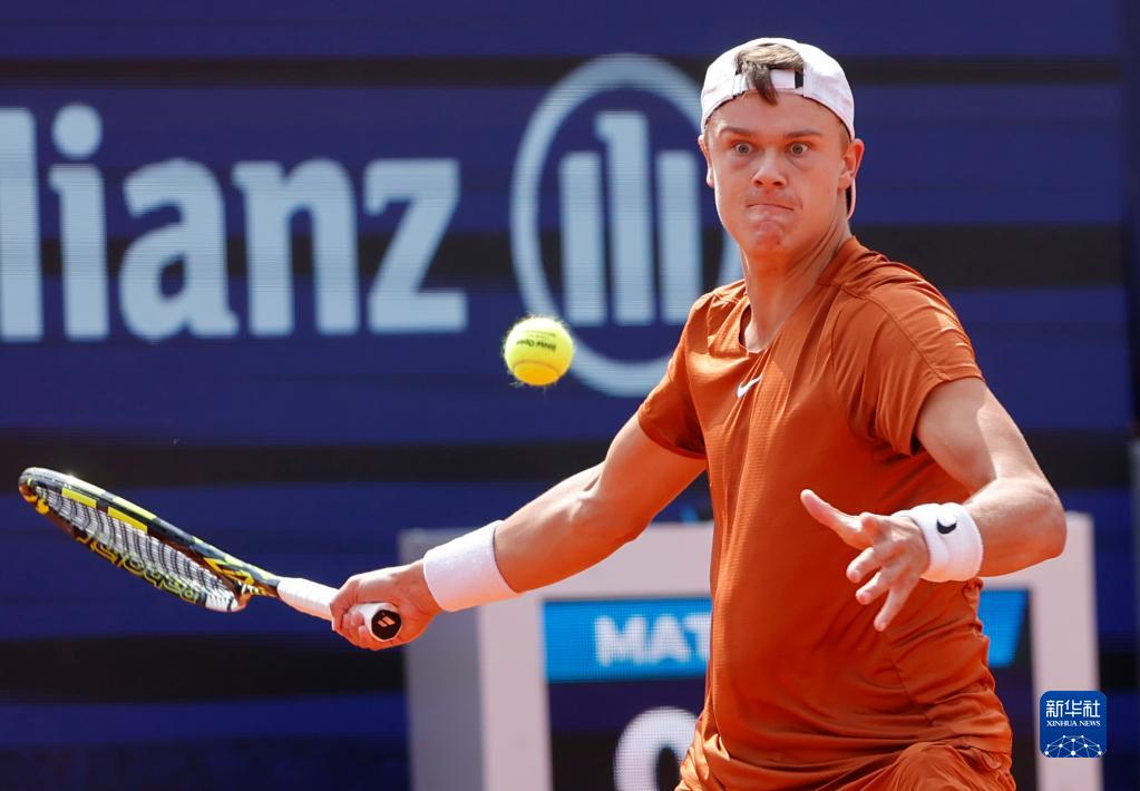 夺得一席之 夺得一席之